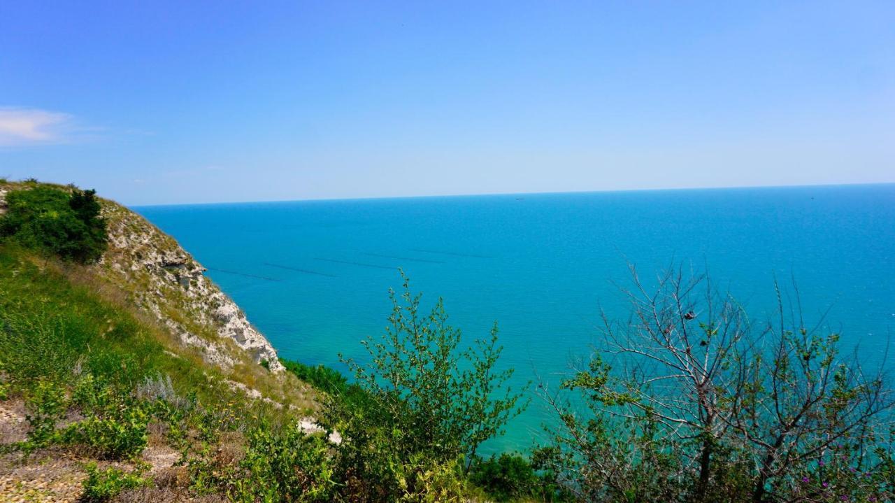 Морски Апартаменти Джулай Морнинг - July Morning Sea View Apartments Kavarna Exterior photo