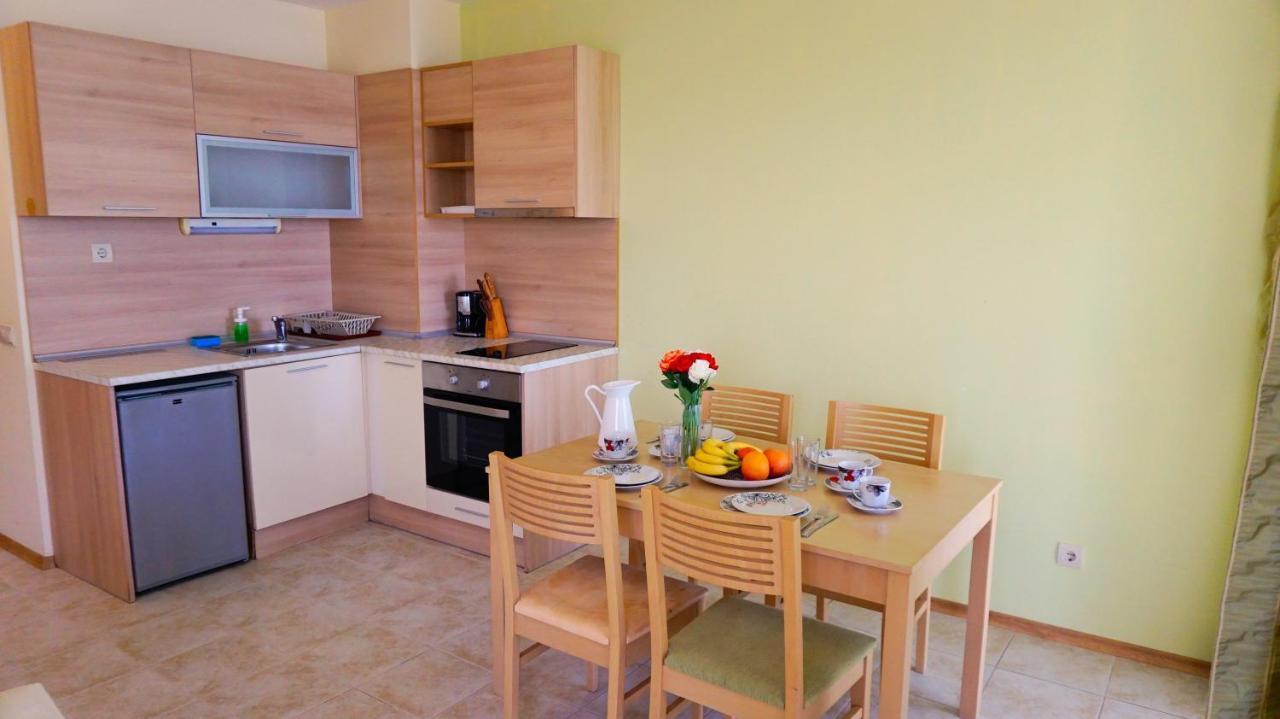 Морски Апартаменти Джулай Морнинг - July Morning Sea View Apartments Kavarna Exterior photo