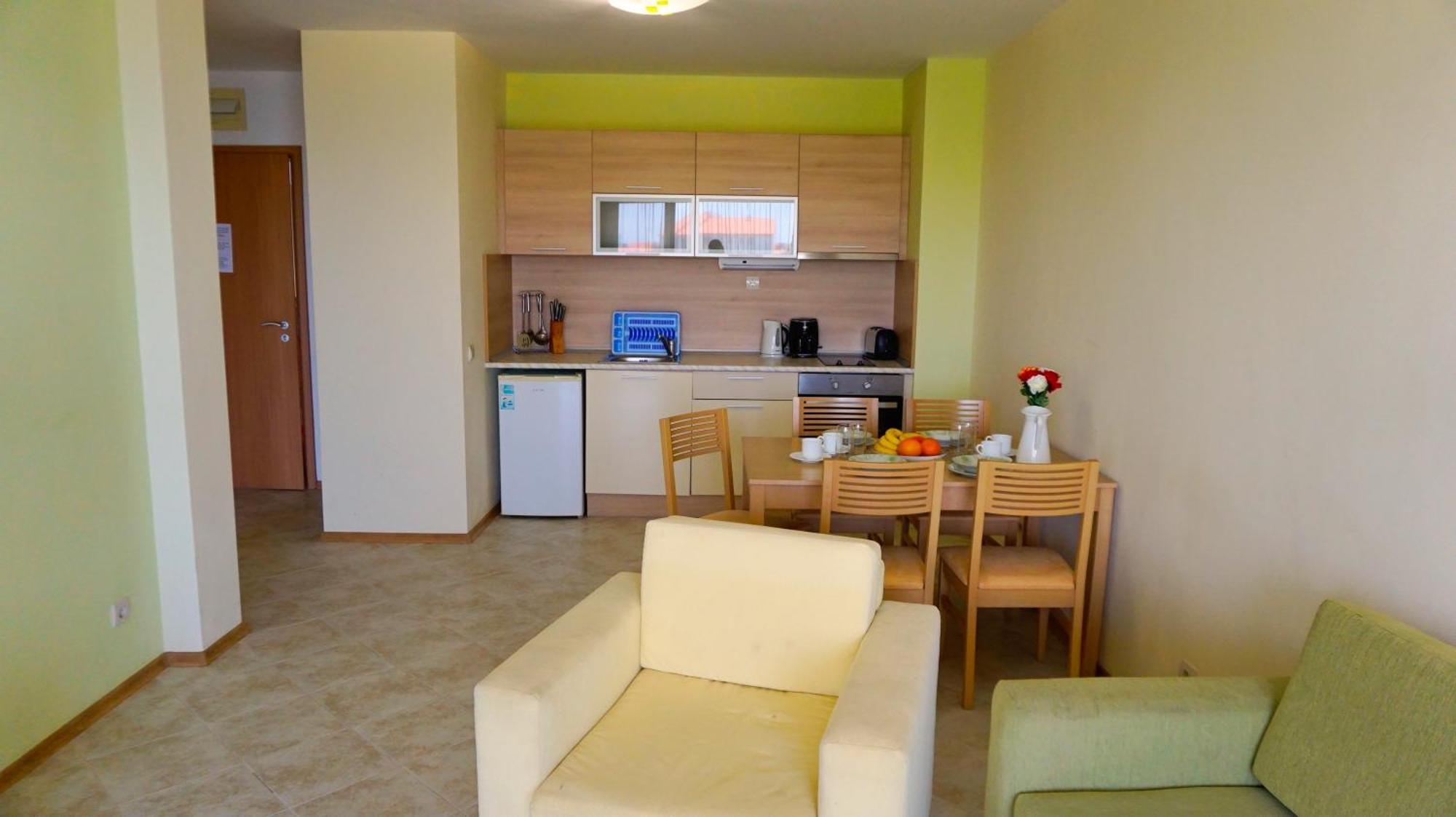 Морски Апартаменти Джулай Морнинг - July Morning Sea View Apartments Kavarna Room photo