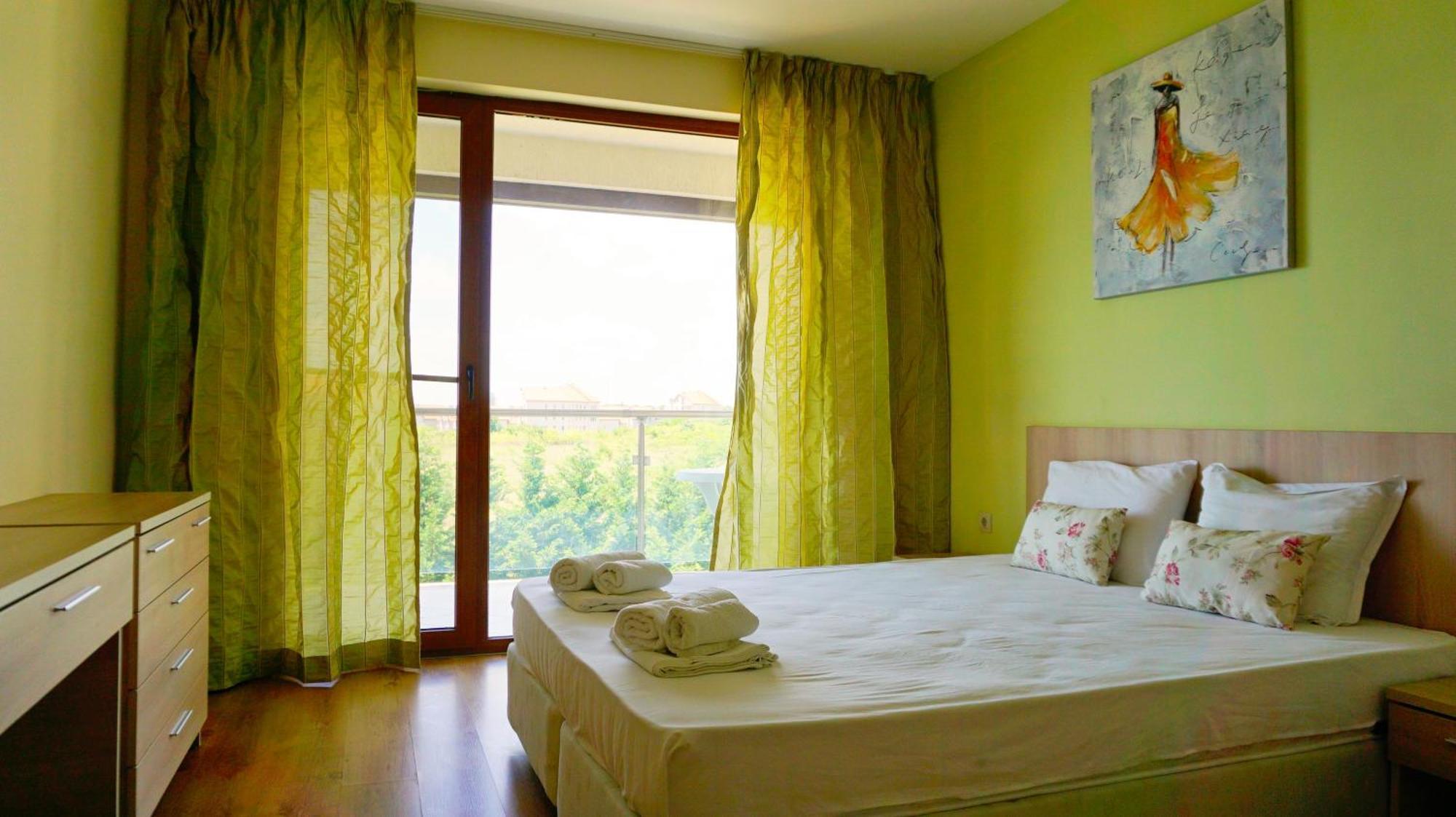 Морски Апартаменти Джулай Морнинг - July Morning Sea View Apartments Kavarna Room photo